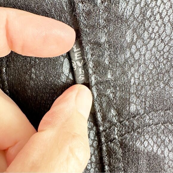 Levi's women's size 31 Mile High Rise Super Skinny Ankle Black Snake Print Jeans - Picture 10 of 16